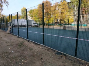Забор на спортивную площадку 40 метров фото в Белоозёрском