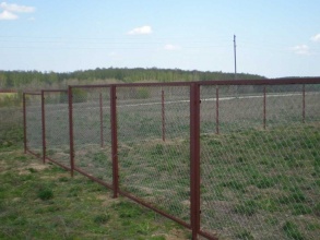 Забор из сетки рабицы в натяг секционный 12 метров фото в Белоозёрском
